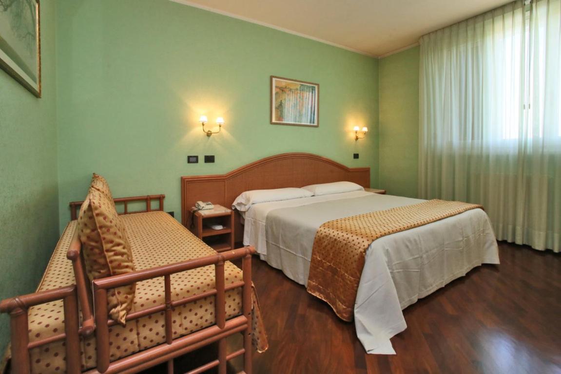 Hotel Le Ville Hotel Módena